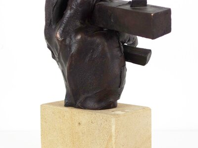 Ohne Titel (Hand mit Leiste) | © Galerie Dr. Markus Döbele